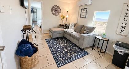 Serene 2-bedroom mobile home with AC in El Paso