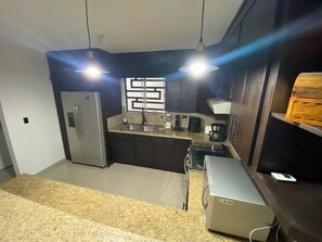 Private kitchen - HOUSE WITH A ROOF GARDEN IN A PRIVATE RESIDENTIAL COMPLEX WITH 24/7 SECURITY AND ACCESS CONTROL (Guadalupe)