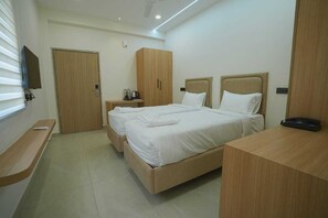 Executive Double or Twin Room | Free WiFi - YVK GRAND INN (Hyderabad)
