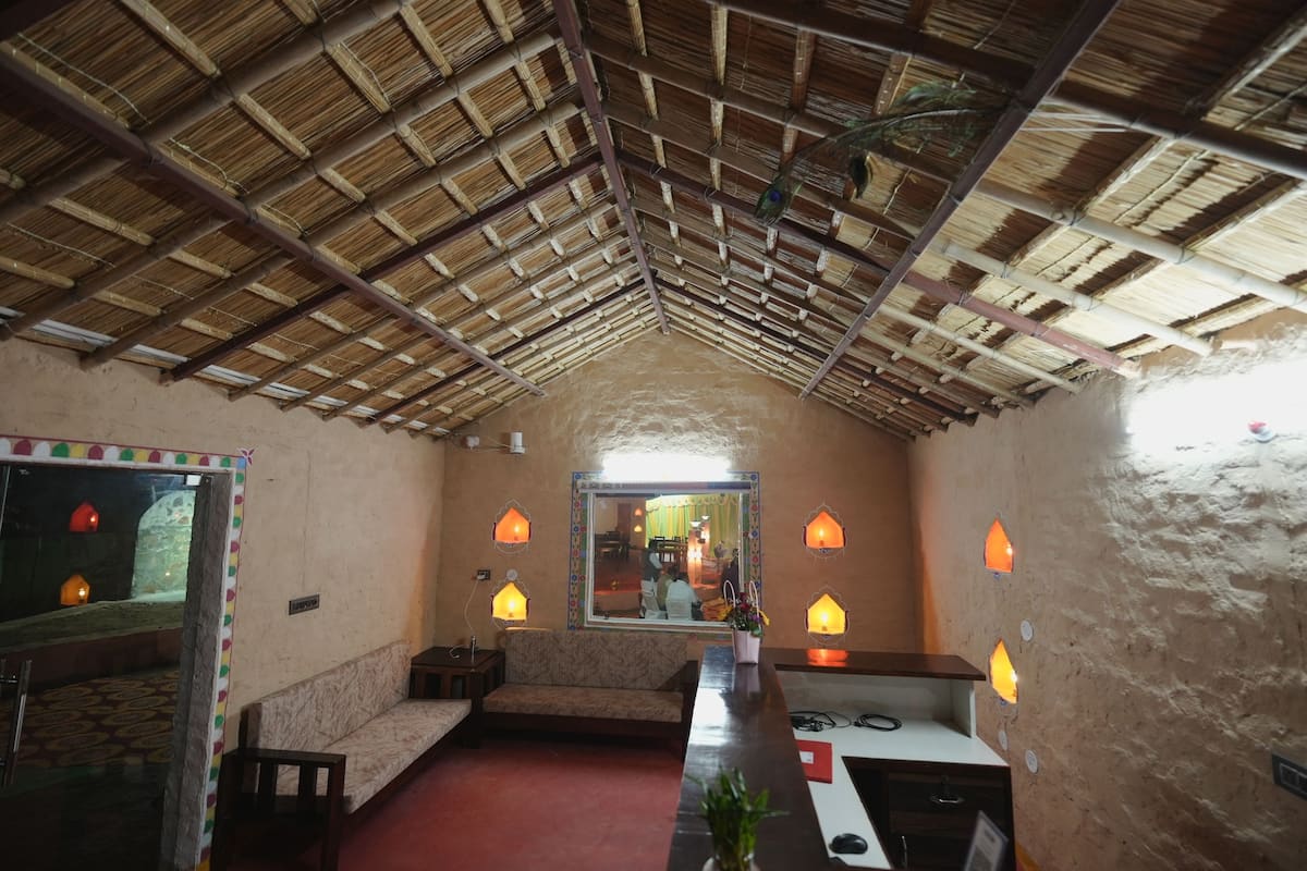 Deluxe Room | Lobby