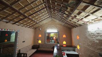 Deluxe Room | Lobby