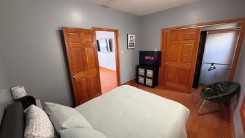 Iron/ironing board, free WiFi, bed sheets