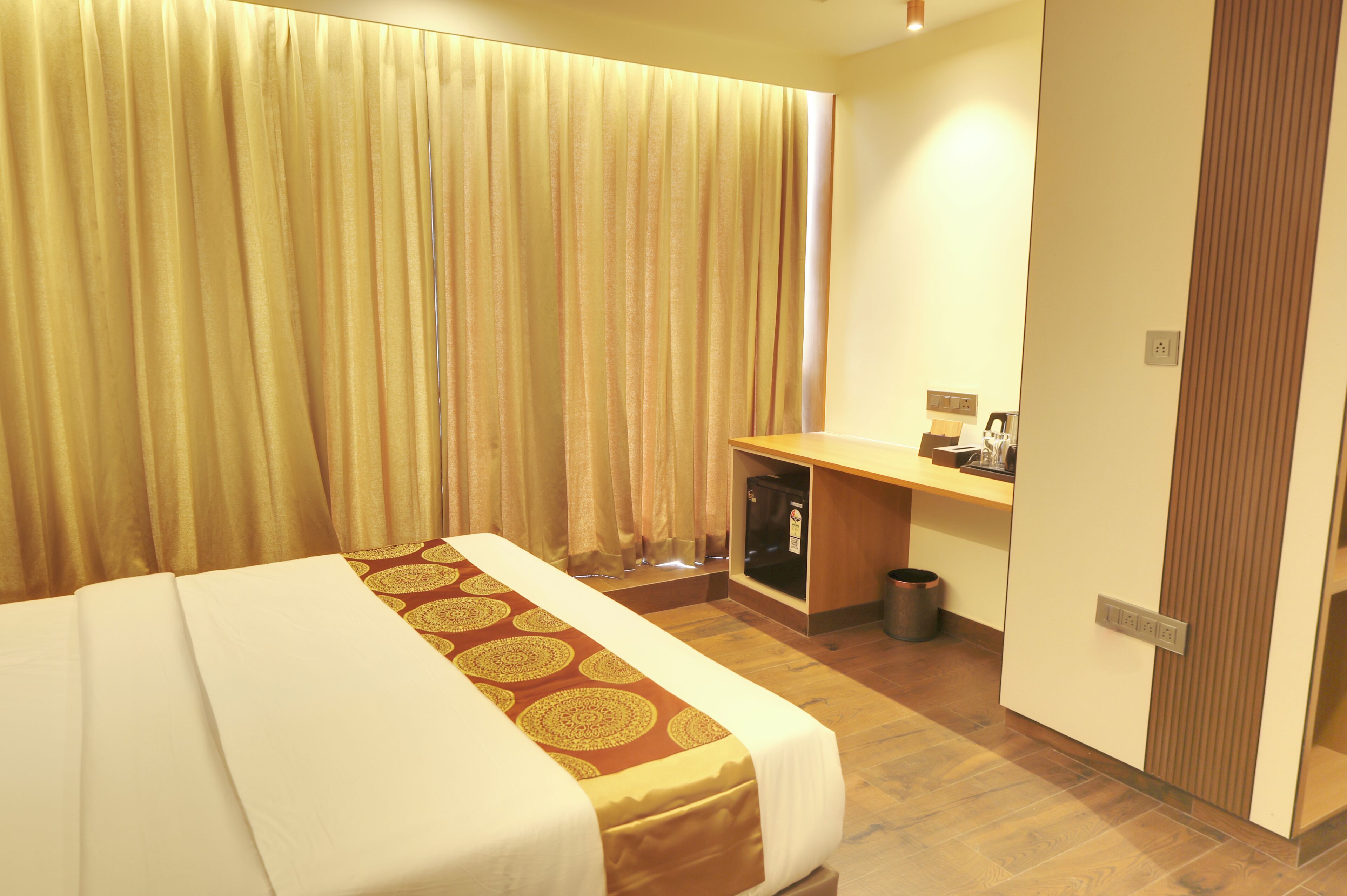 2 bedrooms, iron/ironing board, WiFi
