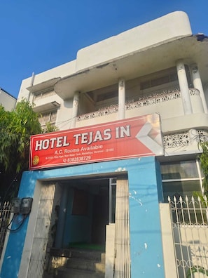Deluxe Double Room | Exterior detail - Hotel Tejas Inn (Varanasi)
