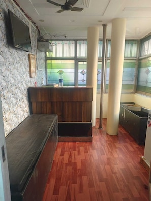 Deluxe Double Room | Interior - Hotel Tejas Inn (Varanasi)