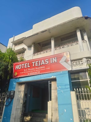 Deluxe Double Room | Exterior detail - Hotel Tejas Inn (Varanasi)