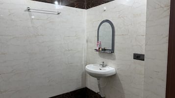 Dusche, Handtücher, Seife, Shampoo