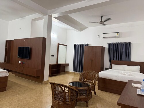 sun and sea crest resort & spa
