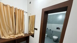 Shower, towels, soap, shampoo
