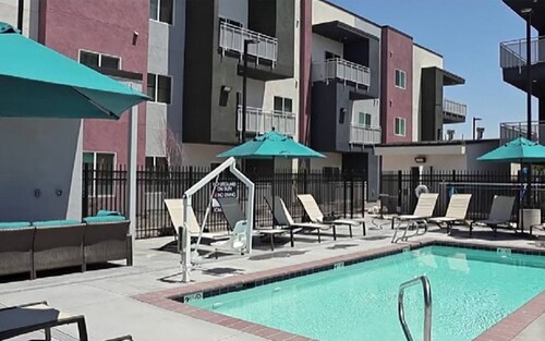 Luxury Resort 1BR Apt 104 Pool Hot Tub Gym Wifi