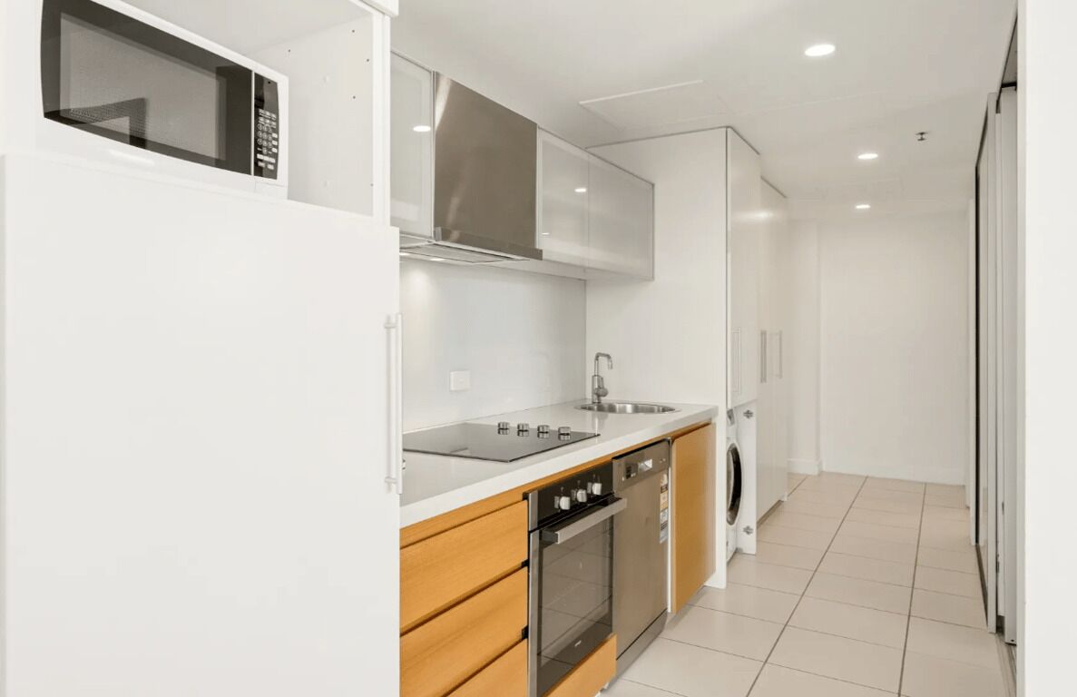 Coffee/tea maker, fridge, stovetop, dishwasher