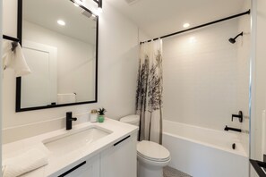 Bathroom - Brand New Luxury 2 Bedroom Surrey/White Rock (Surrey)