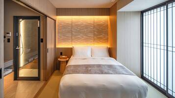 Family Suite | Premium bedding, down comforters, Select Comfort beds, blackout drapes