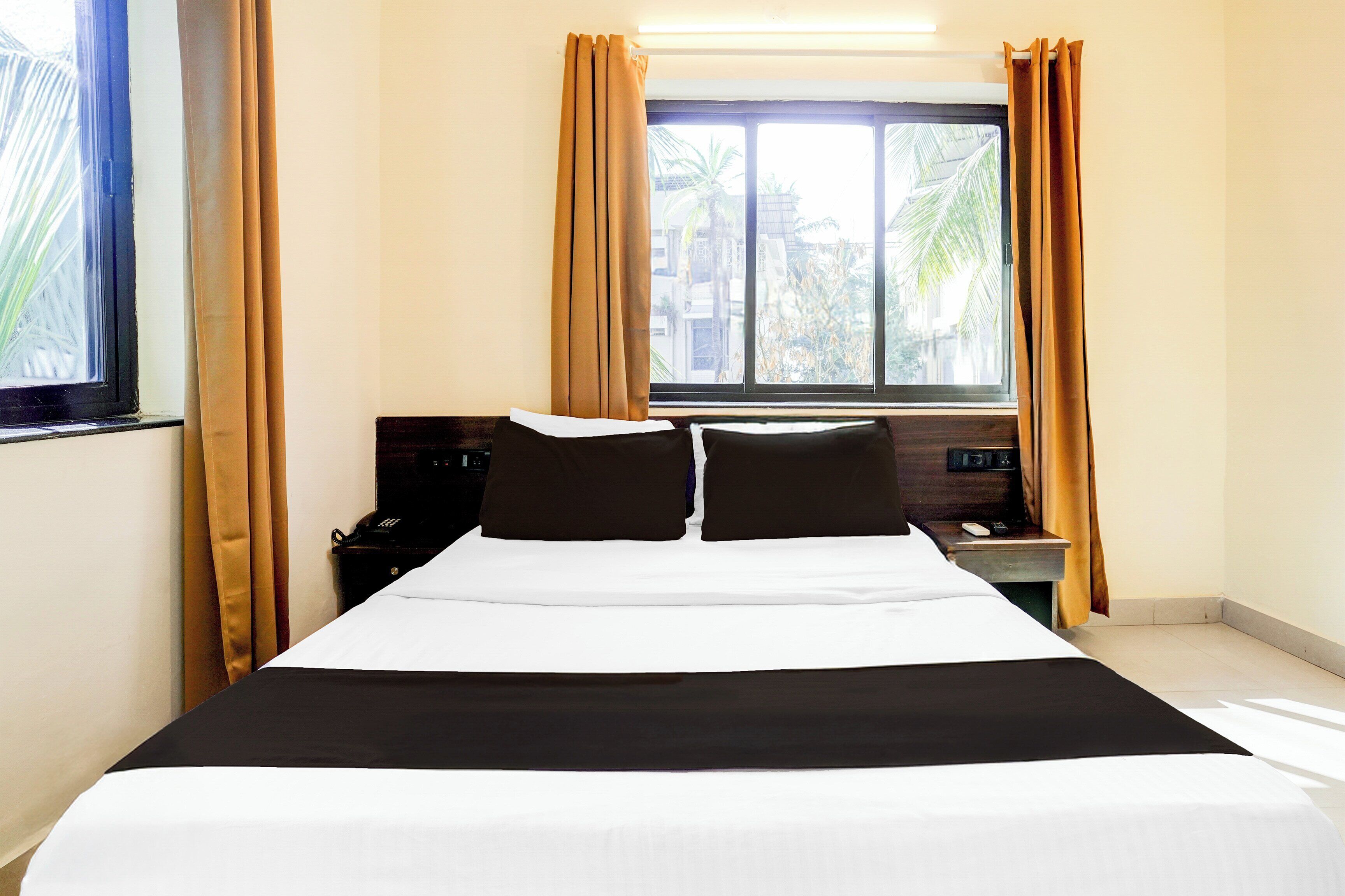 Desk, WiFi (free), bed sheets