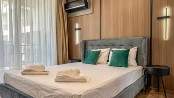 1 dormitorio, tabla de planchar con plancha, wifi y ropa de cama