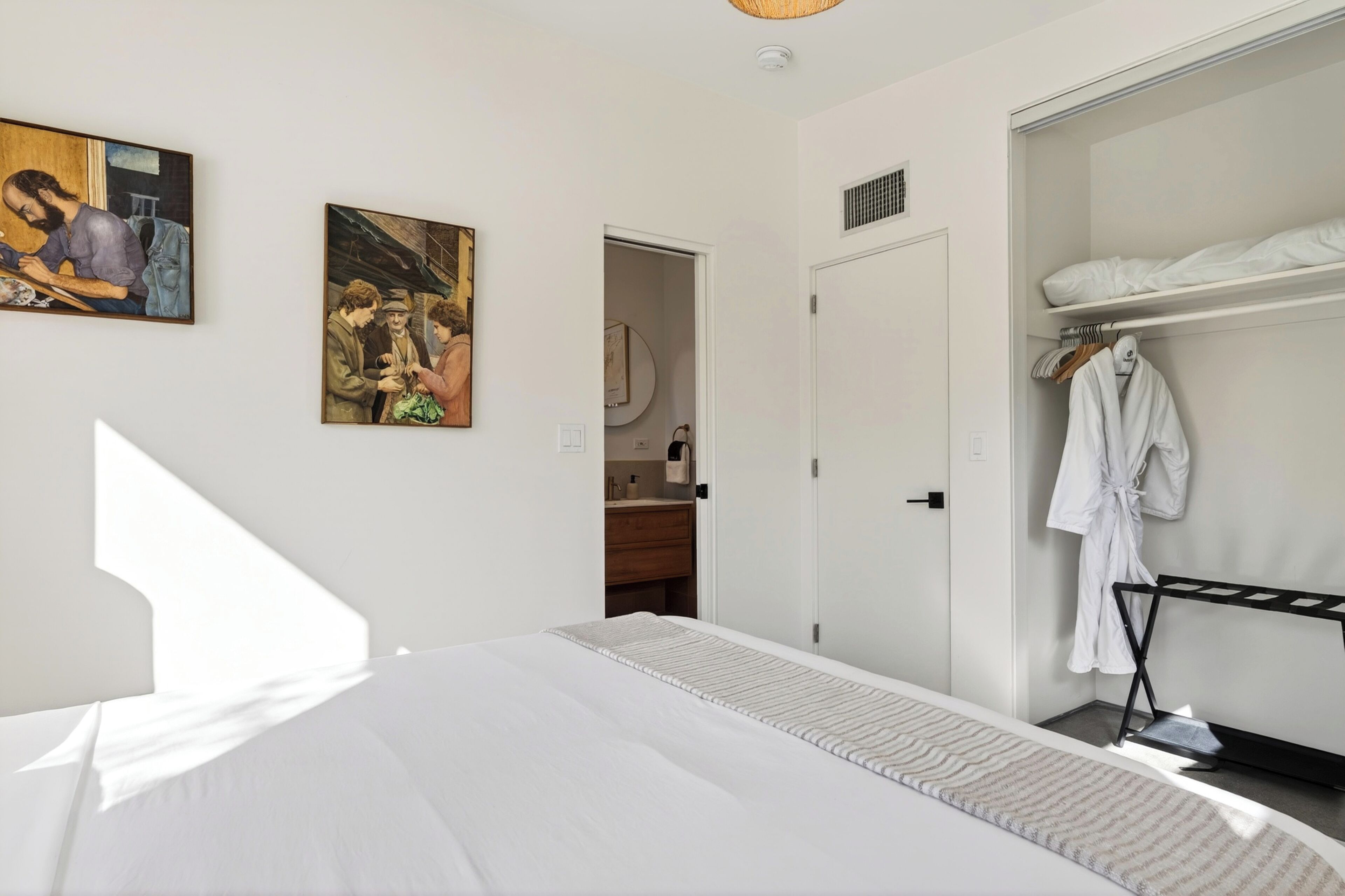 3 habitaciones, tabla de planchar con plancha y wifi gratis 