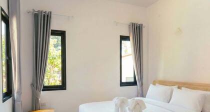 Garden Villa Lush View Prime Location