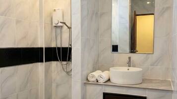 Shower, towels, shampoo