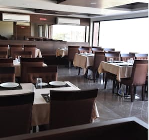 Dining - Hotel Comfort (Bharuch)