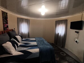 1 habitación y ropa de cama 
