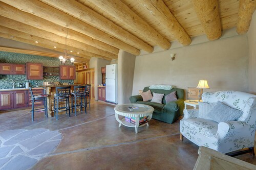 Serene, Family-Sized Off Grid Earthship w/ Big Mtn