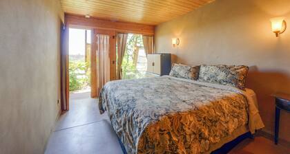 Serene, Family-Sized Off Grid Earthship w/ Big Mtn