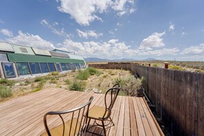 Outdoor dining - Serene, Family-Sized Off Grid Earthship w/ Big Mtn (Tres Piedras)