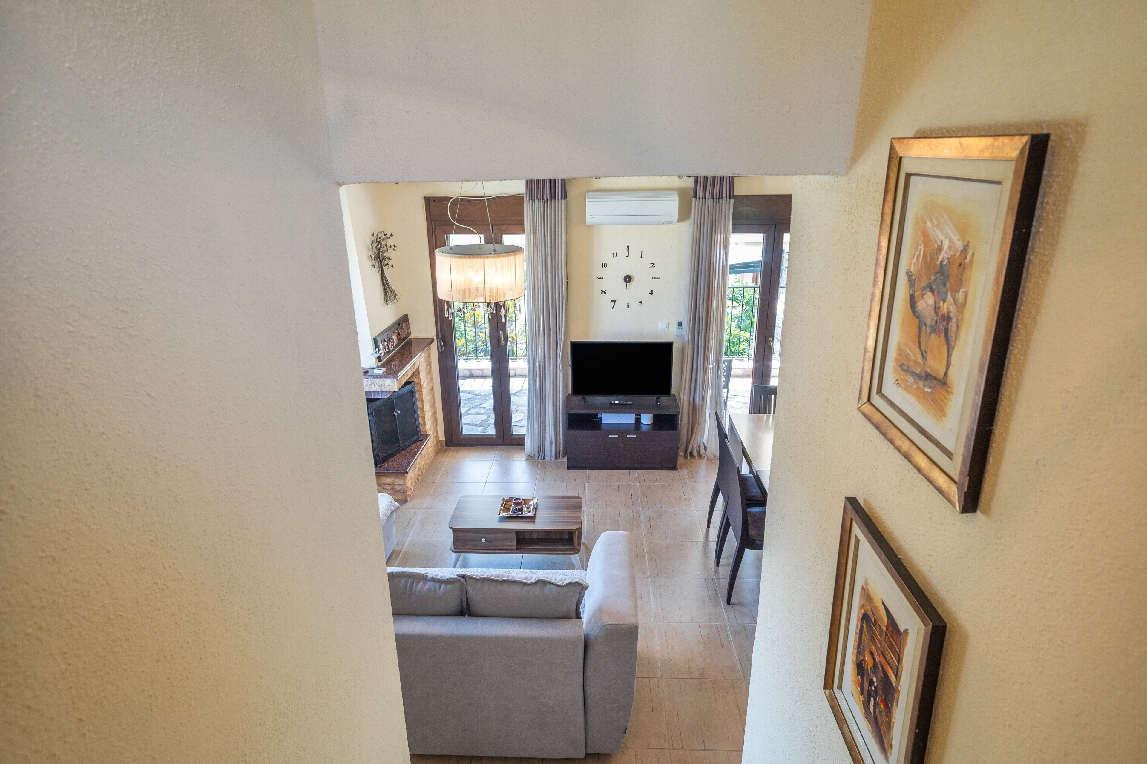 TV, fireplace, stereo