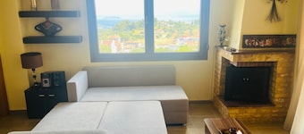 Halkidiki Sunhouse: Sea View, Wi-Fi, Air Conditioning, 2 Bedrooms, Private Parking