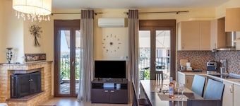 Halkidiki Sunhouse: Sea View, Wi-Fi, Air Conditioning, 2 Bedrooms, Private Parking