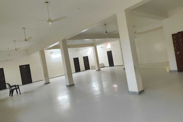 Basic Double Room, City View | Interior