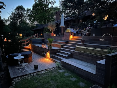Architect house with hot tub and deck in a secluded spot