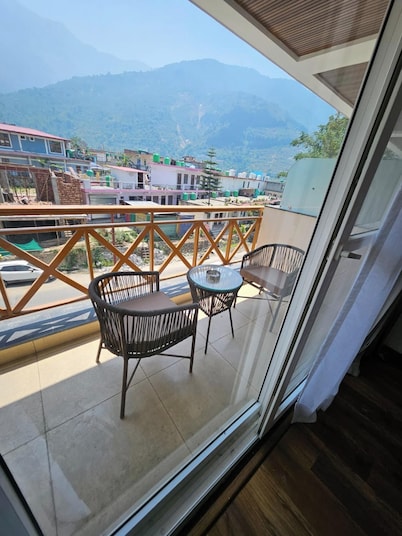 Hotel Rivervale Pipalkoti