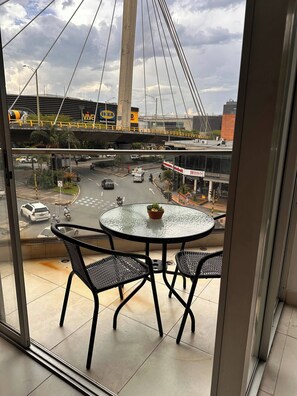 Outdoor dining - Modern with Metro Viva Envigado view (Envigado)