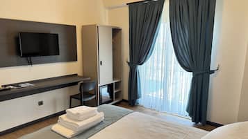 Habitación estándar doble, balcón, vistas al jardín | Wifi gratis