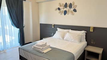 Habitación estándar doble, balcón, vistas al jardín | Wifi gratis