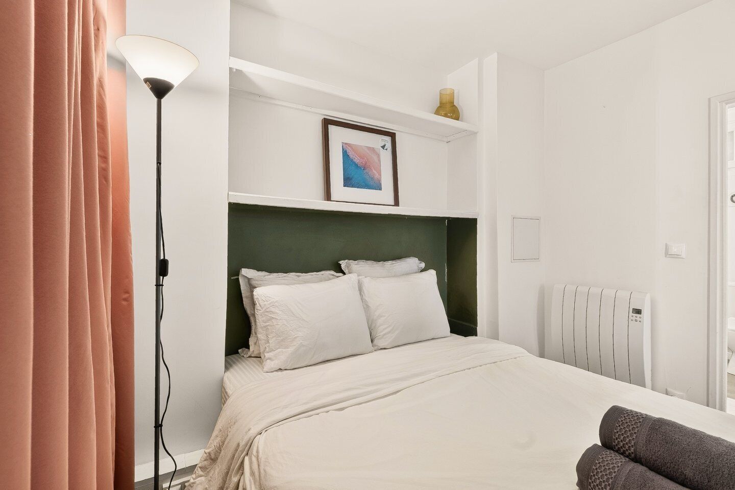 1 bedroom, iron/ironing board, internet, bed sheets