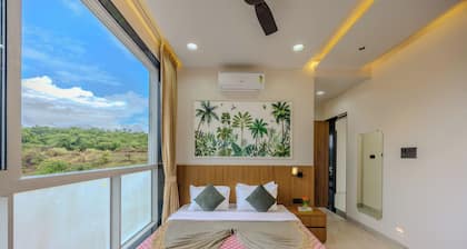 ELIVAAS RK Villa 4BHK Hideaway with Pool