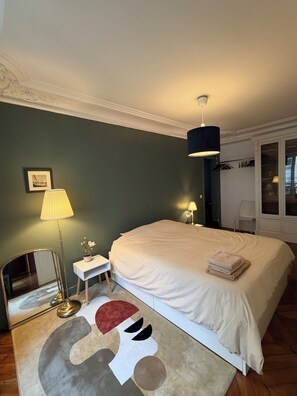 1 bedroom, iron/ironing board, WiFi, bed sheets - A stunning, quiet, and cozy Haussmann-style apartment between the Marais and the Canal St. Martin (Paris)