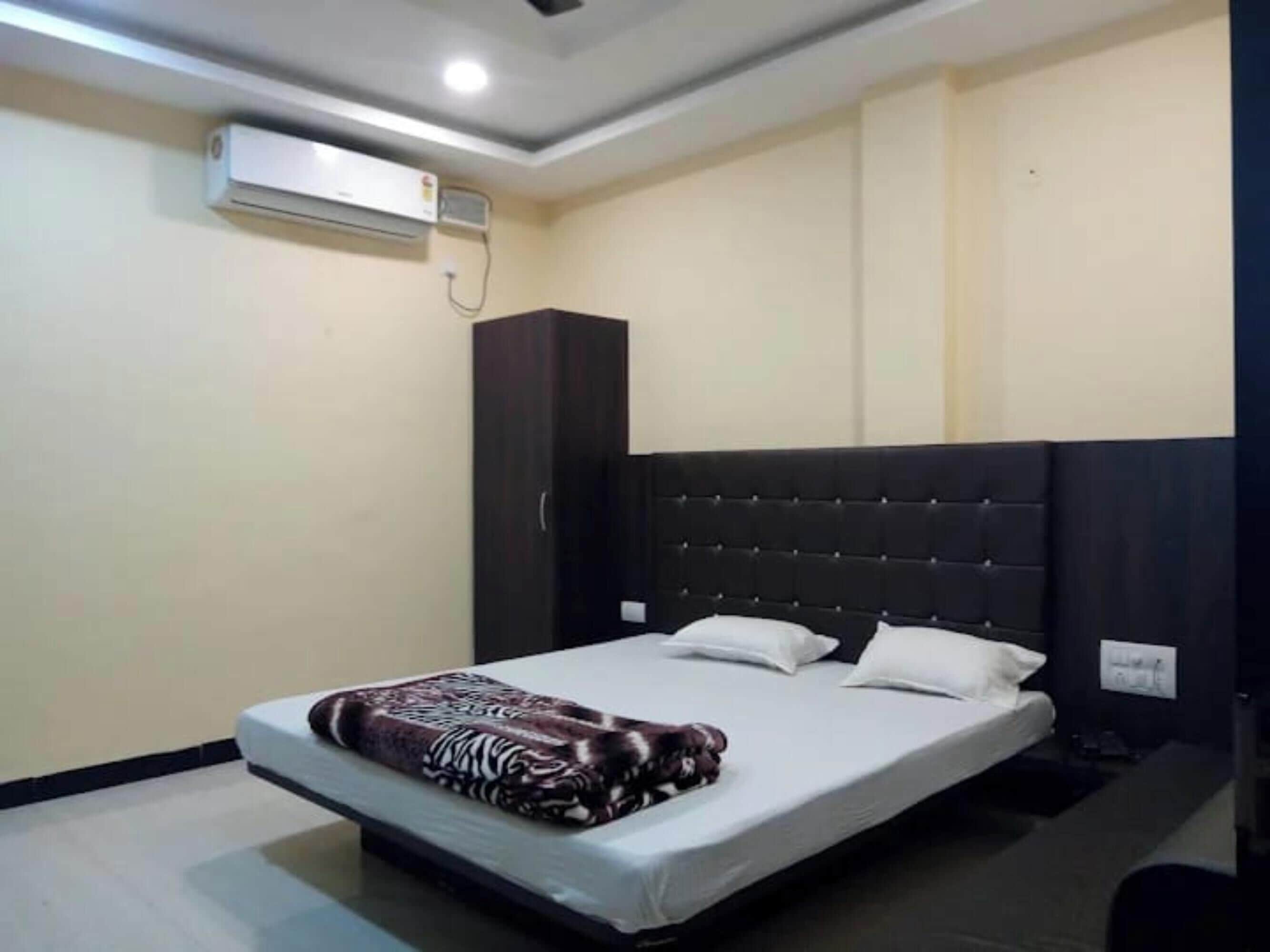 Quarto casal luxo, vista para a cidade | Escrivaninha, Wi-Fi de cortesia
