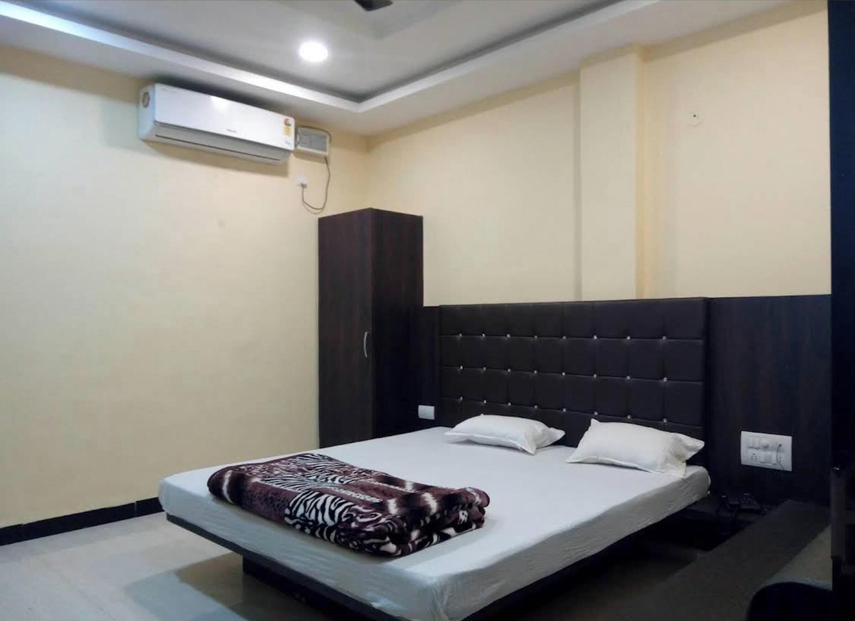 Chambre Deluxe double, vue sur la ville | Bureau, accès au Wi-Fi (inclus)