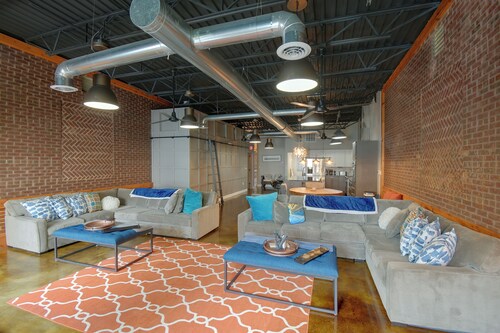 Industrial Dtwn Roanoke Loft w/ Private Swim Spa