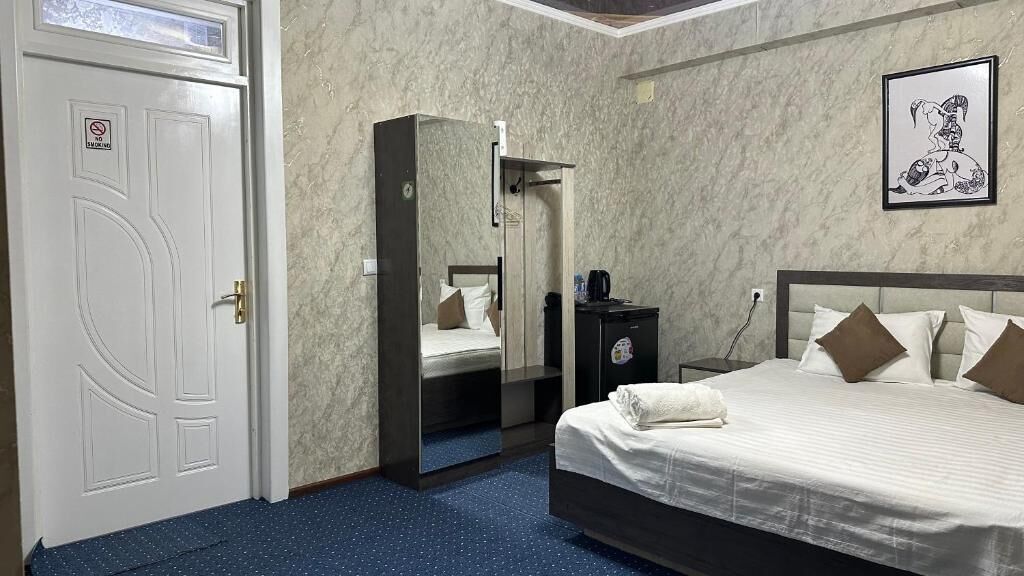 In-room safe, desk, laptop workspace, soundproofing