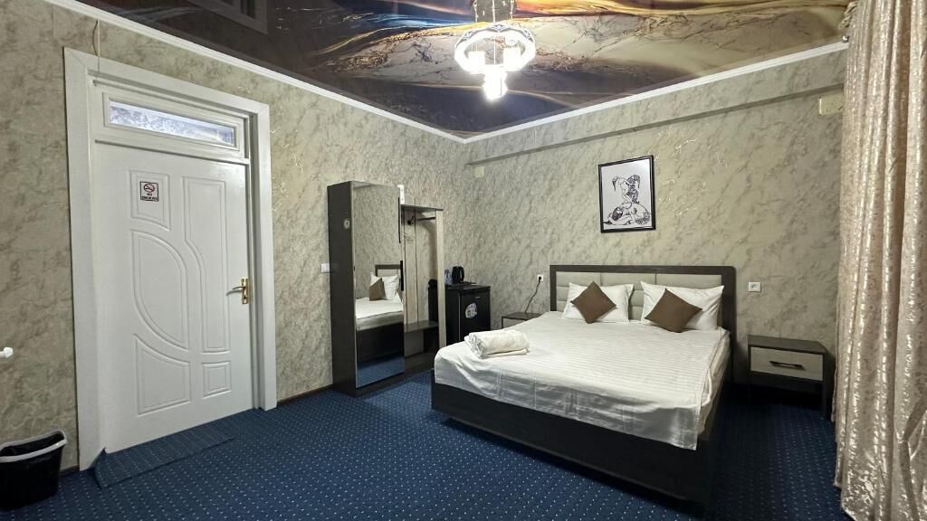 In-room safe, desk, laptop workspace, soundproofing