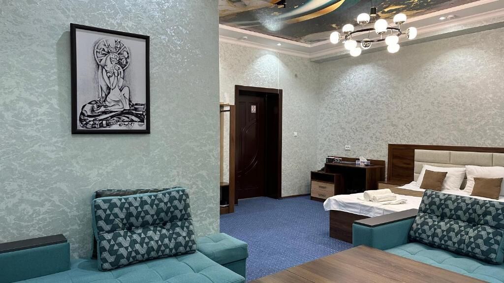 In-room safe, desk, laptop workspace, soundproofing