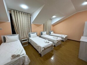 In-room safe, desk, laptop workspace, soundproofing - Sultan hotel boutique (Andijan)