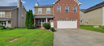 8 Mi to Fort Campbell! Family Home w/ Patio & Yard
