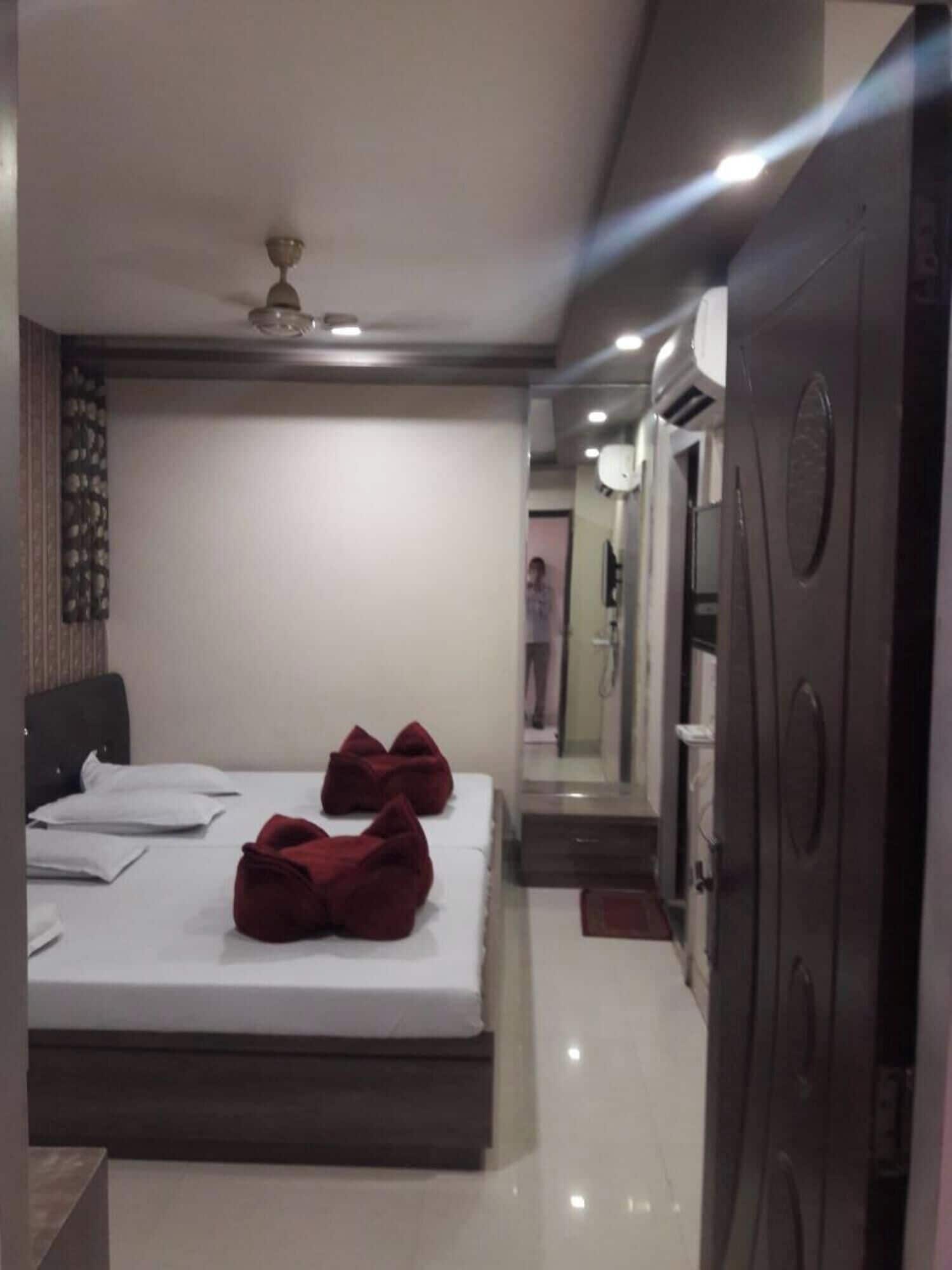 Phòng 4 Deluxe, quang cảnh thành phố | Bàn, truy cập Internet không dây miễn phí 