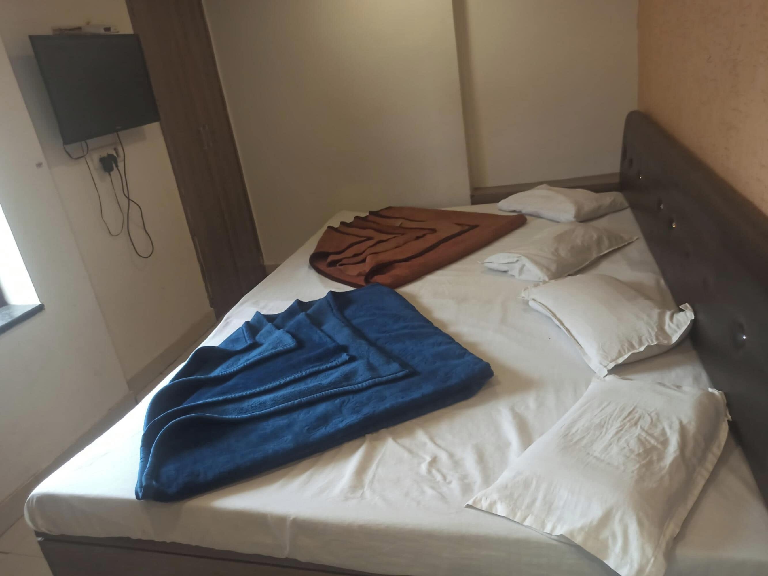 Phòng 4 Deluxe, quang cảnh thành phố | Bàn, truy cập Internet không dây miễn phí 