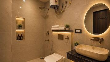 Double Room, Balcony, Ocean View | Bathroom | Shower, free toiletries, hair dryer, slippers
